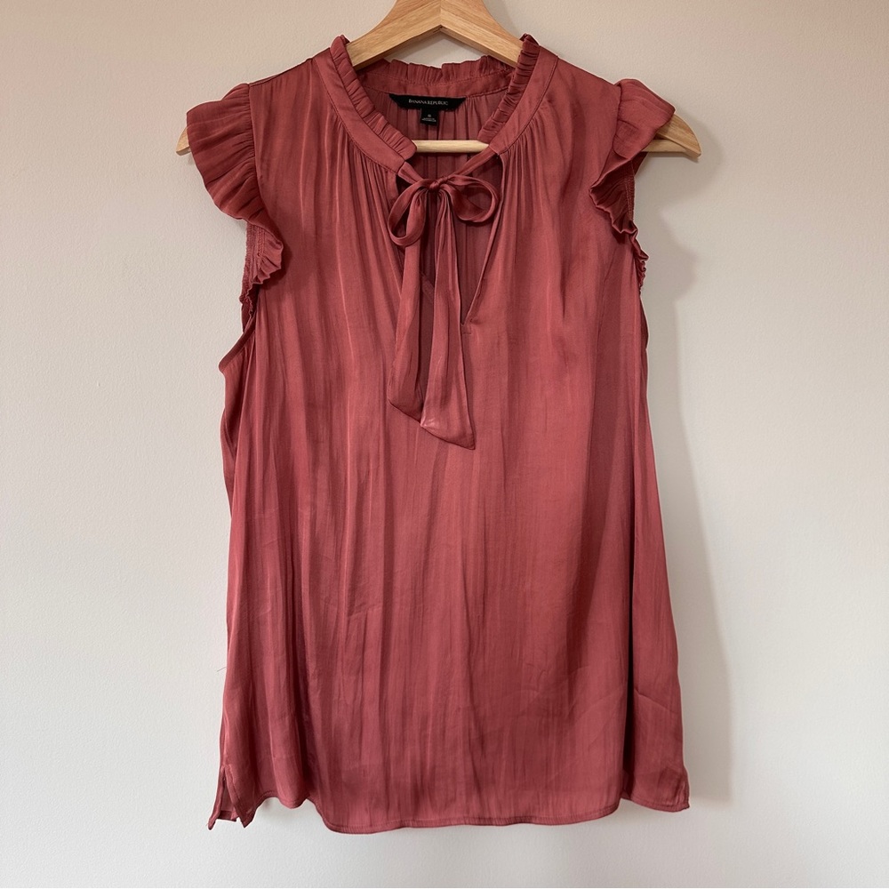 Banana Republic Pink Coral Satin Sleeveless Blouse - Size S